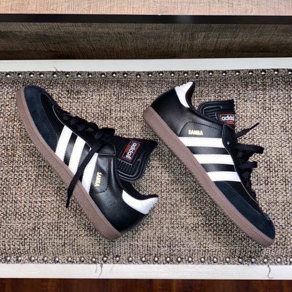 Adidas  Samba Classic Indoor
Soccer Shoe NWOT size Men’s  8.5 Women’s 9.5 - Picture 4 of 16